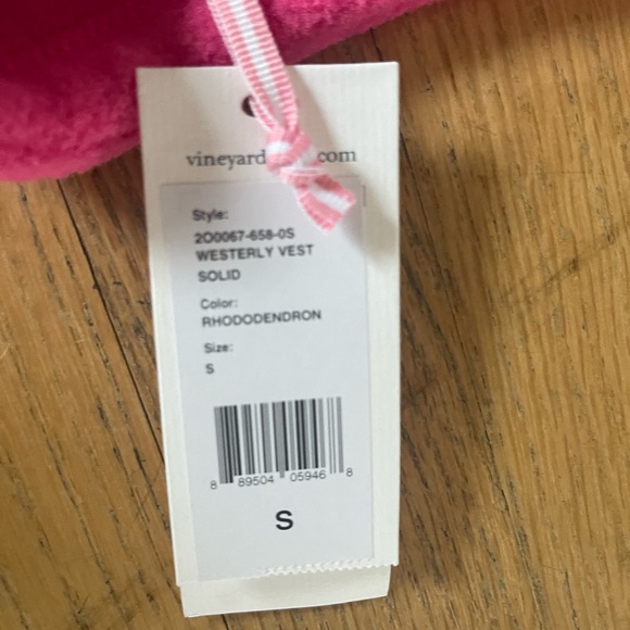 NWT Vineyard Vines pink Westerly fleece vest size small - Picture 3 of 4